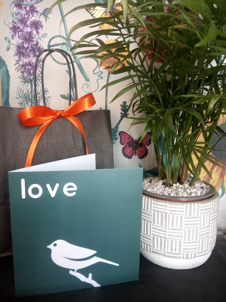 LOVE BIRD. ECO-FRIENDLY GREETINGS CARD.