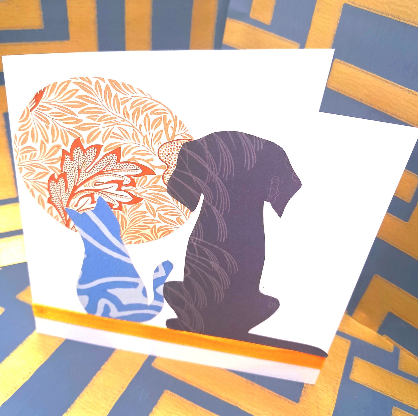 BEST PALS. HAND-CRAFTED ECO-FRIENDLY GREETINGS CARD.